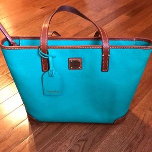 SALE❗️Dooney & Bourke Tote